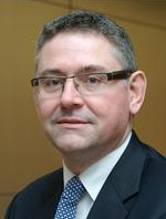 Ed WellsĿǰRSعȫЈ(chng)څRSЇ(gu)Ň(gu)H(zhn)Ҫǂؽڳ(City of London)(zhun)ԃ(xn)СMϯҲһ(g)Ӣ(gu)dYЈ(chng)СMĳɆT?yn)RSy֮ǰEd WellsڂCȯcP(gun)ϵȫͅ^(q)Q(mo)יC(j)(gu),֚W(lin)˹ίT(hu)ĽEd WellsI(y)_(ki)ʼh(hu)hԺǍW(xu)ԺĹ̹TʿW(xu)λ