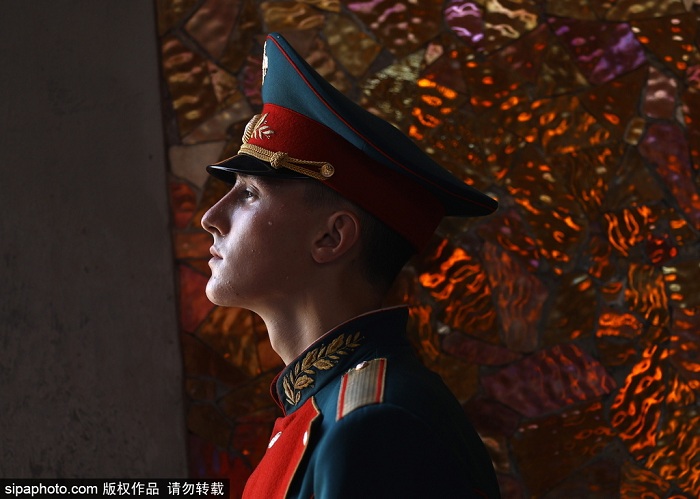 (dng)?sh)ؕr(sh)g2018618գӢmRRҮ򍏶(zhn)o(j)I(xin)h(hun)o(j)˹ָձl(wi)(zhn)Ӣ(gu)v_˹ʹLindsay SkollGreg ClarkBilly Grantһͬϯ