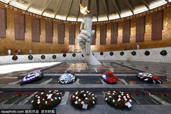 (dng)?sh)ؕr(sh)g2018618ӢmRRҮ򍏶(zhn)o(j)I(xin)h(hun)o(j)˹ָձl(wi)(zhn)Ӣv_˹ʹLindsay SkollGreg ClarkBilly Grantһͬϯ