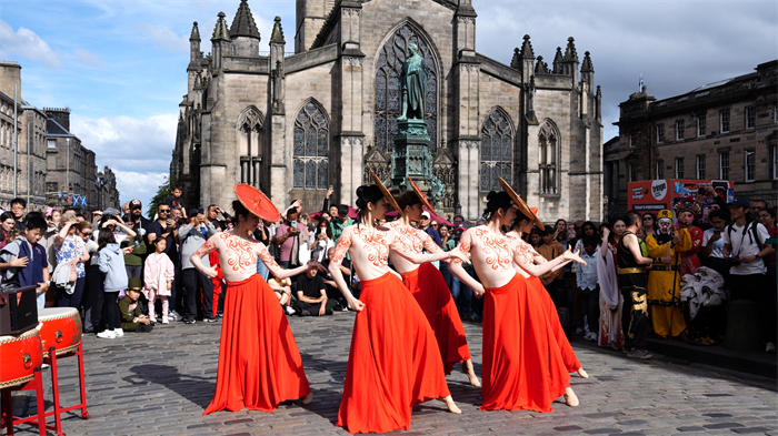 大型綜藝晚會(huì)《長城魂》在英國演出圓滿成功